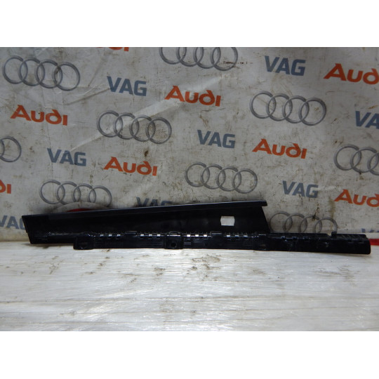 Накладка наружной двери справа AUDI A4 8W0837902A 2016-2021