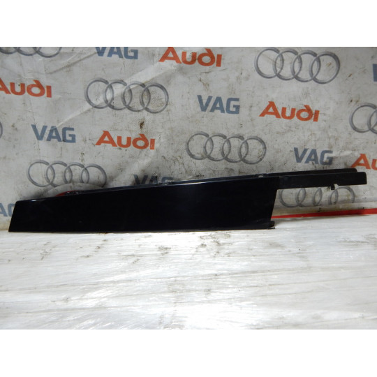 Накладка наружной двери справа AUDI A4 8W0837902A 2016-2021