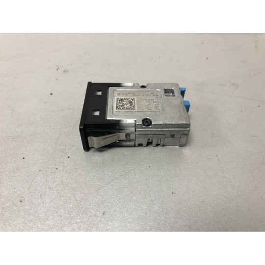 Гніздо USB подвійне BMW X3 G01 84108711938 2021-