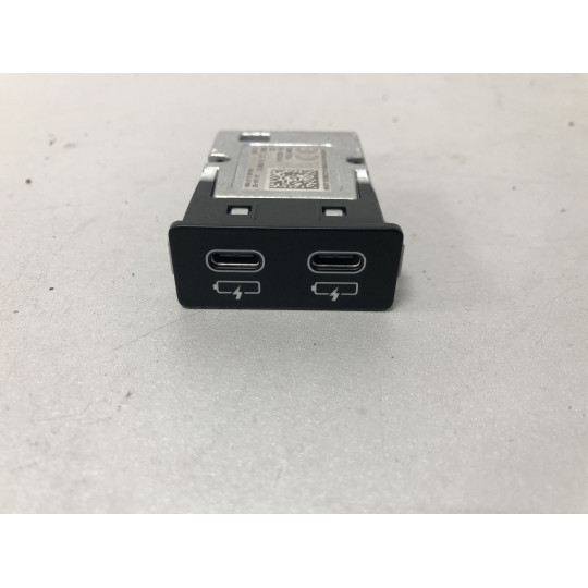 Гніздо USB подвійне BMW X3 G01 84108711938 2021-