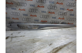 Декоративна накладка AUDI A4 8W1853190 2016-2020