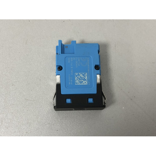 USB гнездо BMW X3 G01 84108711939 2021-