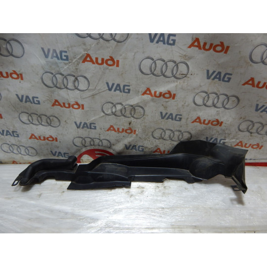 Ущільнювач крила лівий AUDI A4 8W0821169C 2016-2021