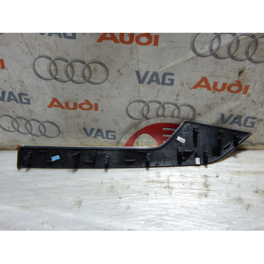 Накладка дверей AUDI A4 8W0867419 2016-2020