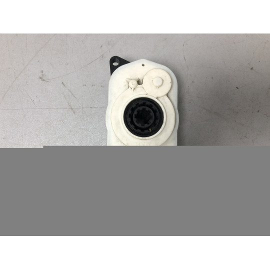 Моторчик заслінок радіатора верхній BMW X3 G01 9881646 2017-