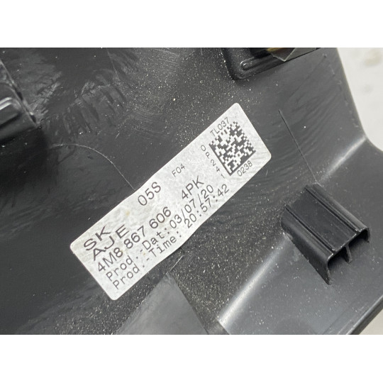 Обшивка кришки багажника AUDI Q8 4M88676064PK 2018-2022