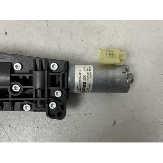 Петля багажника з моторчиком AUDI A4  8W9827299 2016-2022