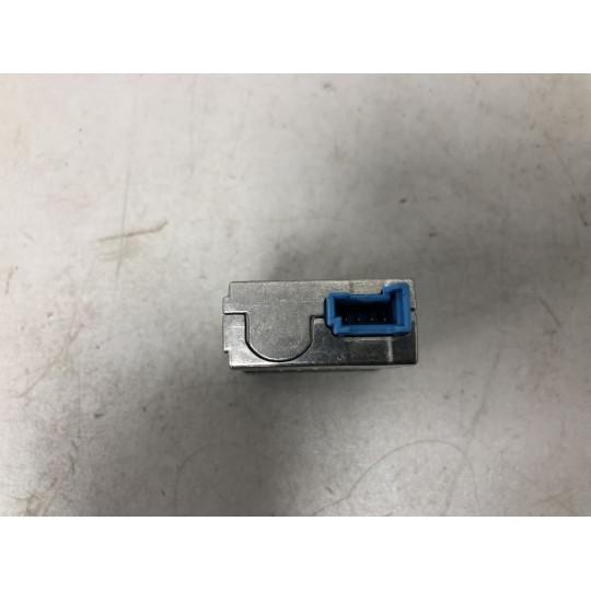 Двойное USB гнездо BMW i4 G26 84108711938 2021-