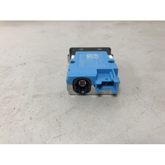 USB гнездо BMW i4 G26 84108711939 2021-