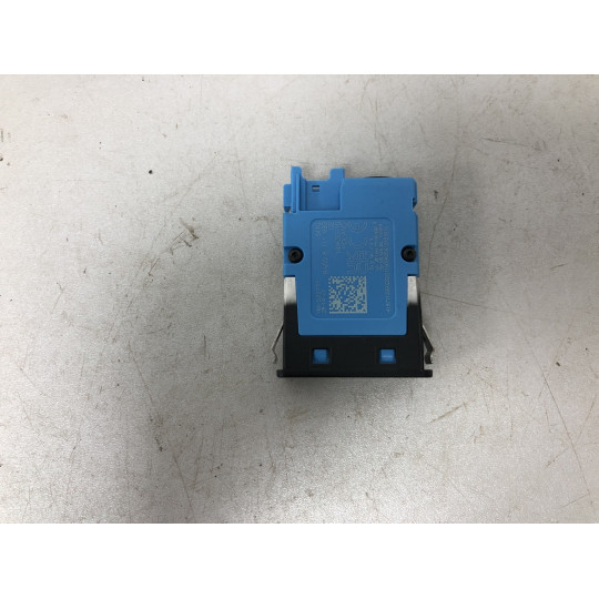 Гніздо USB BMW i4 G26 84108711939 2021-