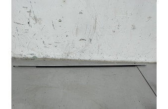 Ущільнювач двері передньої лівої з декоративною накладкою AUDI Q5 80A853283 2016-2022