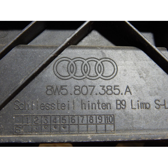 Кріплення заднього бампера AUDI A4 8W5807385A 2016-2020