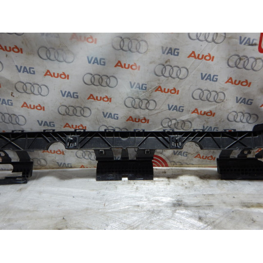 Кріплення заднього бампера AUDI A4 8W5807385A 2016-2020