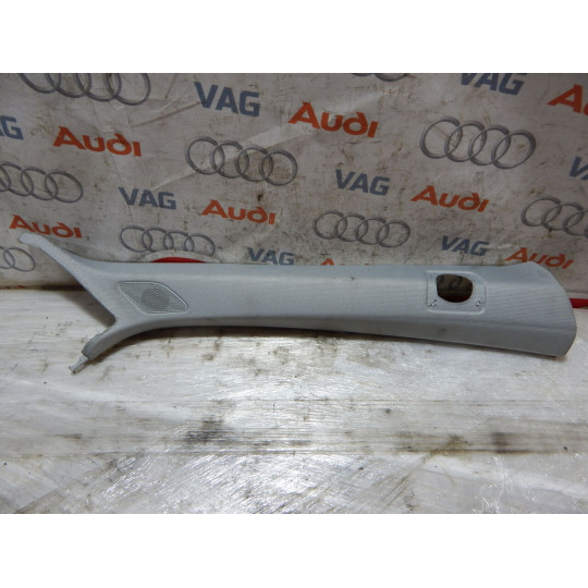 Накладка салону права AUDI A4 8W0867234E 2016-2020