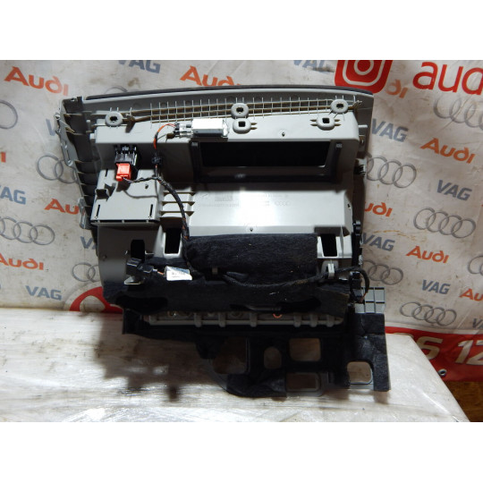 Бардачок пасажира AUDI A4 8W1880302 2016-2020