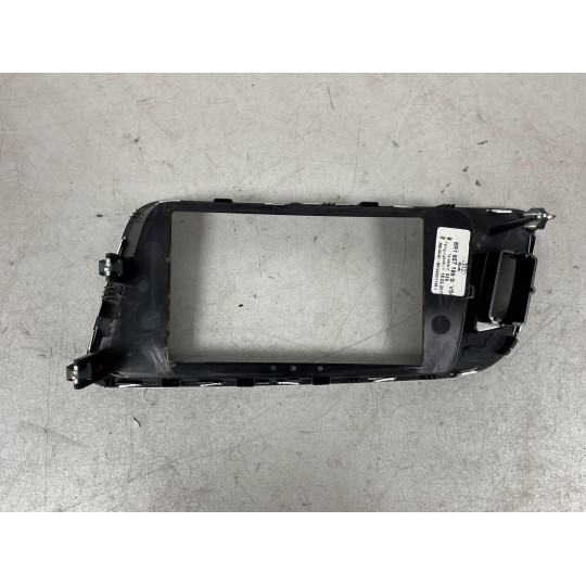 Рамка дисплея AUDI Q5 8R1857186SV58 2008-2016