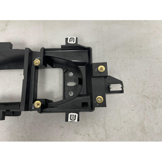 Кронштейн ручки коробки передач AUDI S5 A4 8W1863531 2016-2022