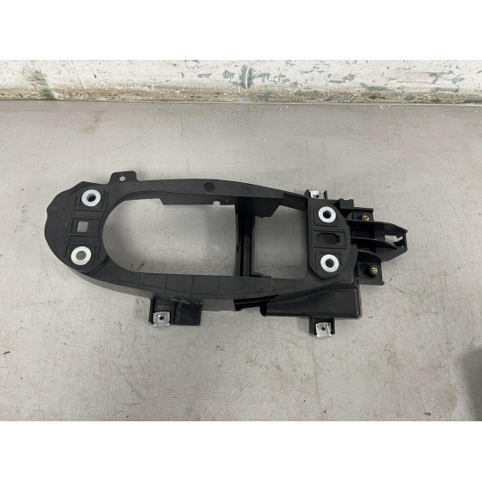 Кронштейн ручки коробки передач AUDI S5 A4 8W1863531 2016-2022