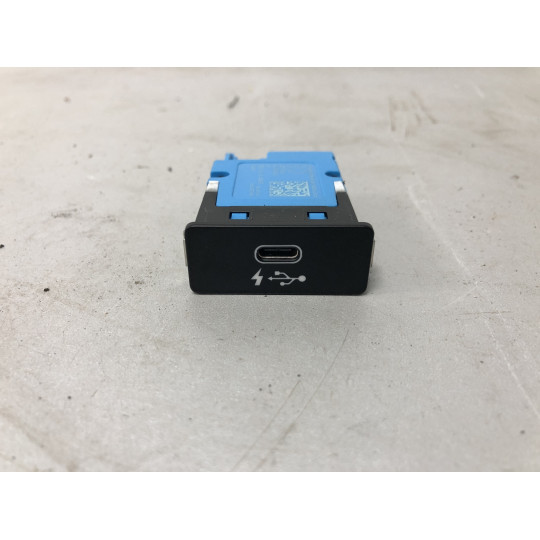 USB гнездо BMW 3 G20 84108711939 2019-