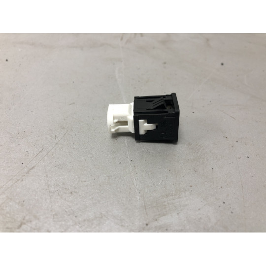 USB гнездо BMW 3 G20 84109229294 2019-