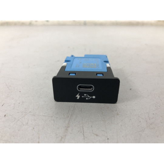 Гніздо USB BMW X3 G01 84108711939 2021-