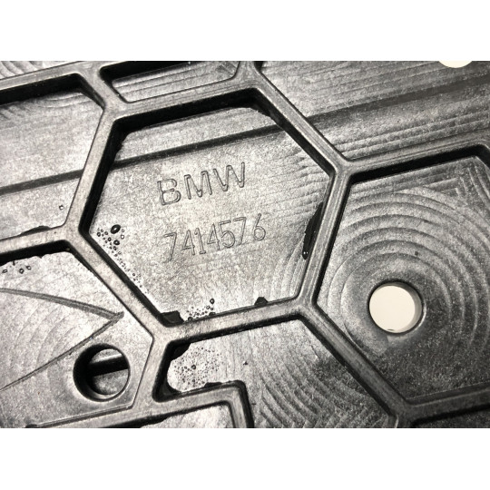 Кронштейн опори під колінна переднього сидіння BMW X3 G01 52107414576 2017-