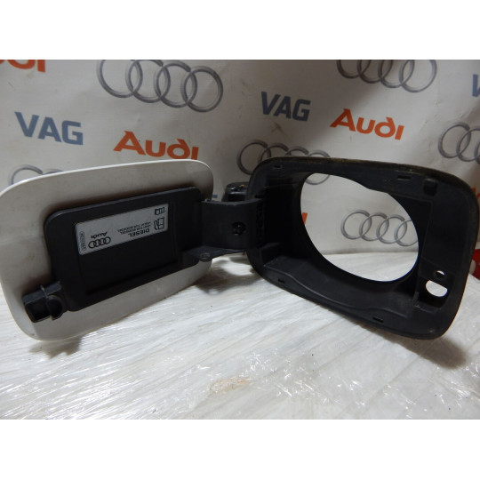 Люк бензобака AUDI A4 8K0010508 2008-2012