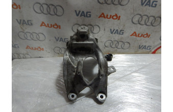 Кронштейн підушки двигуна AUDI A4 4M0199308BL 2016-2021