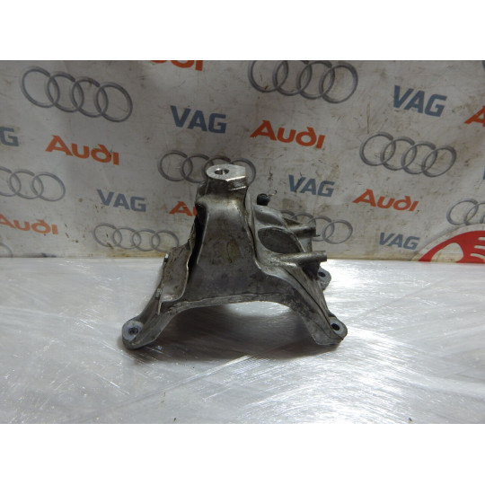 Кронштейн подушки двигателя AUDI A4 4M0199308BL 2016-2021