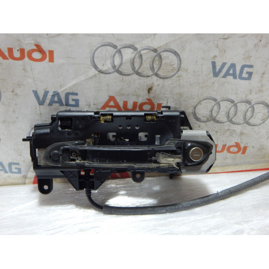 Наружная дверная ручка AUDI A4 8W1837811A 2016-2021