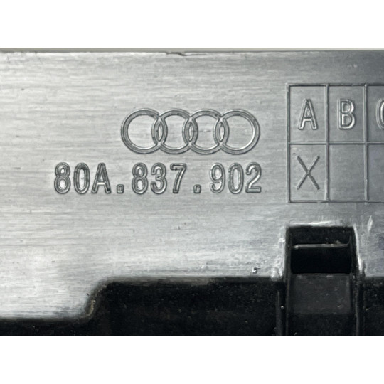 Накладка наружной двери справа AUDI Q5 80A837902A 2016-2022