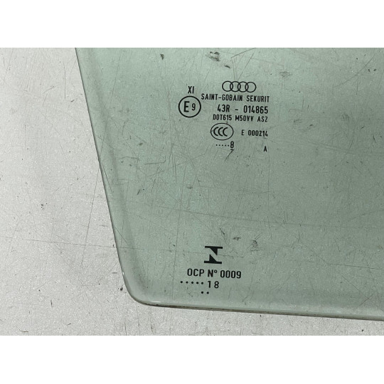 Скло дверей передньої праве 18 рік AUDI Q5 80A845022 2016-2022