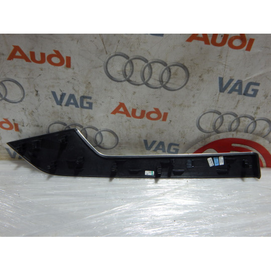 Накладка дверей AUDI A4 8W0867420A 2016-2021