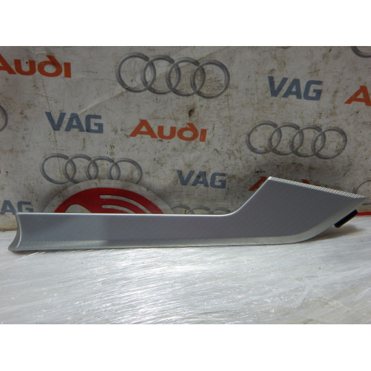 Накладка дверей AUDI A4 8W0867410B 2016-2020