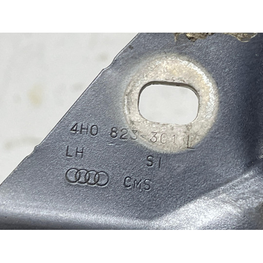 Петля капота ліва AUDI A8 4H0823301L 2010-2018