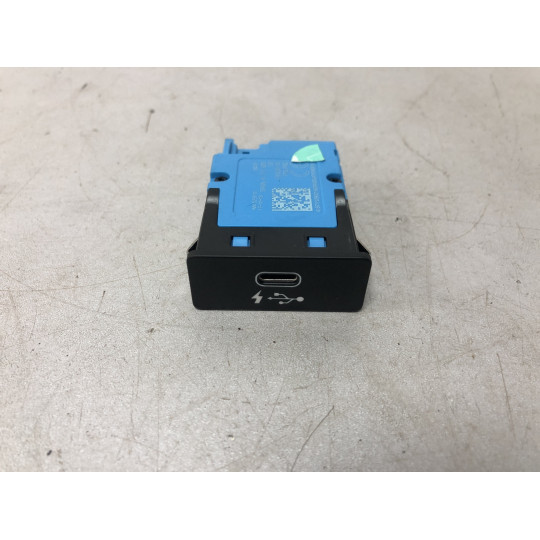 USB гнездо BMW 3 G20 84108711939 2019-