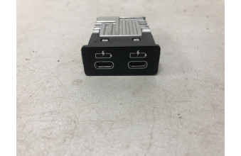 Двойное USB гнездо BMW 3 G20 84108711938 2019-