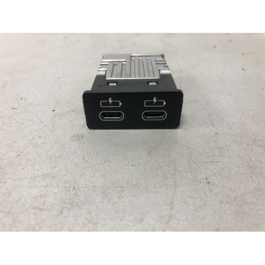 Двойное USB гнездо BMW 3 G20 84108711938 2019-
