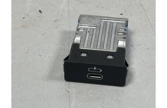 USB гнездо BMW X3 G01 84108711940 2021-
