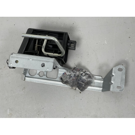 Опора права BMW X3 G01 51477396582 2017-