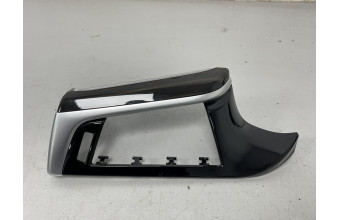 Декоративна накладка панелі приладів ліва (подряпини) BMW 5 G30 51459378043 2021-