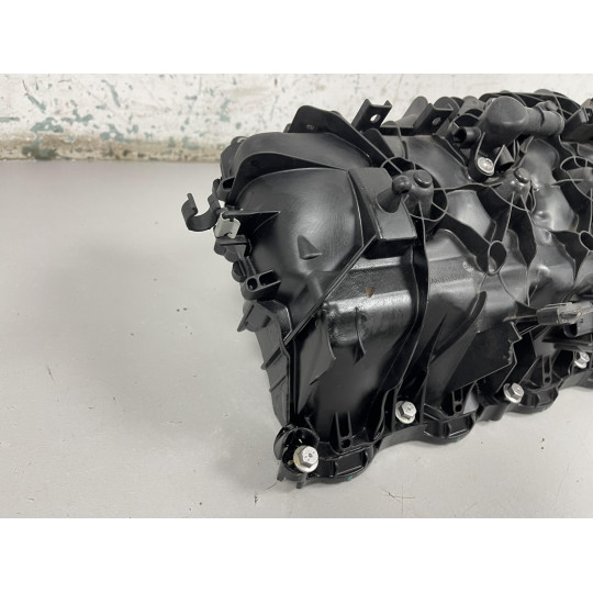 Впускной коллектор 2.0 BMW 5 G30 11618647975 2021-