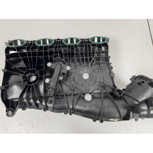 Впускной коллектор 2.0 BMW 5 G30 11618647975 2021-