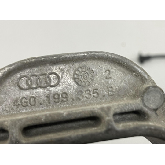 Кронштейн подушки двигуна AUDI A6 4G0199335B 2011-2018