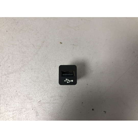 USB гнездо BMW X3 G01 84109229294 2017-