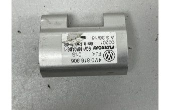 Клапан трубки холодоагенту AUDI E-Tron 4M0816806 2019-