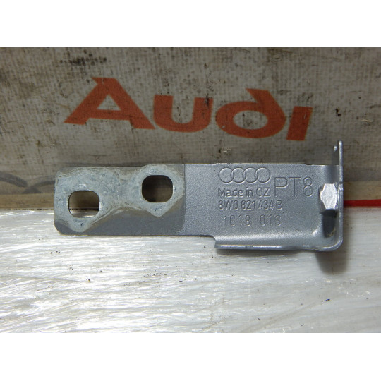 Кронштейн крила правий AUDI A4 8W0821434B 2016-2021