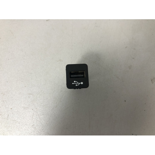 Гніздо USB BMW X3 G01 84109229294 2017-