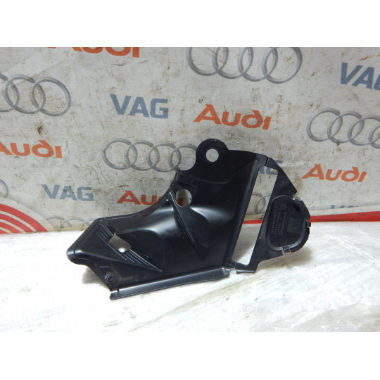 Накладка стойки правой AUDI A4 8W0806584B 2016-2021