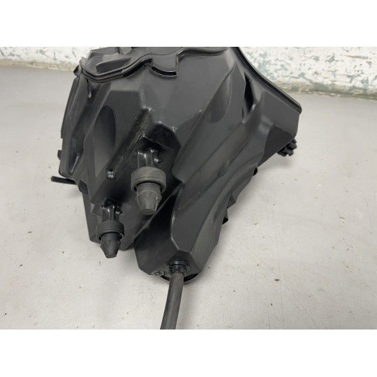 Корпус повітряного фільтра AUDI Q5 8K0133837B 2008-2016